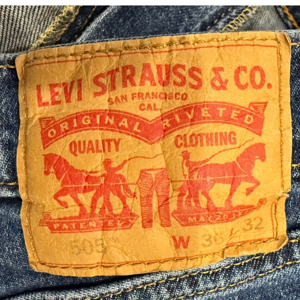 Levi's 505 Regular Fit‎ Jeans Blue Denim Straight Leg 38x30 Pakistan Made